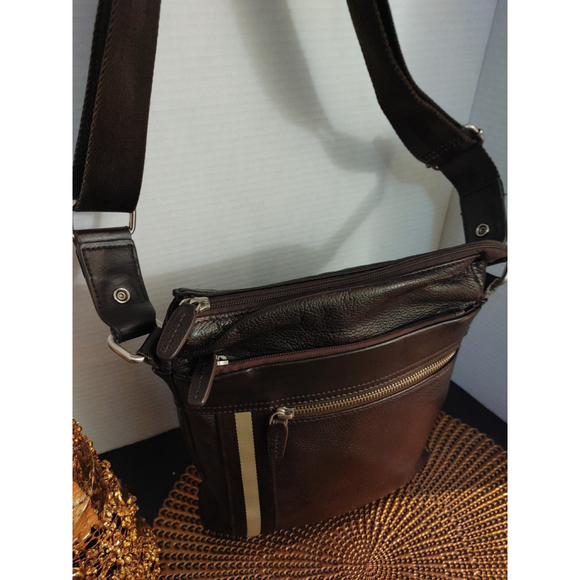 Danier Leather Crossbody - Picture 2 of 8